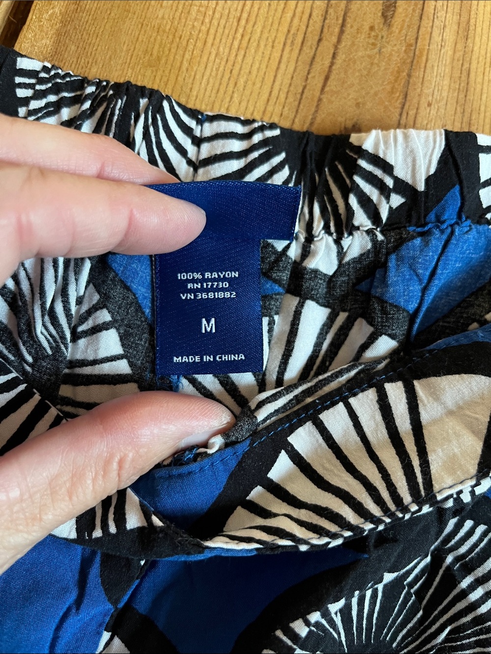 MARIMEKKO M Blue Printed Rayon Shorts Pockets - Picture 5 of 5